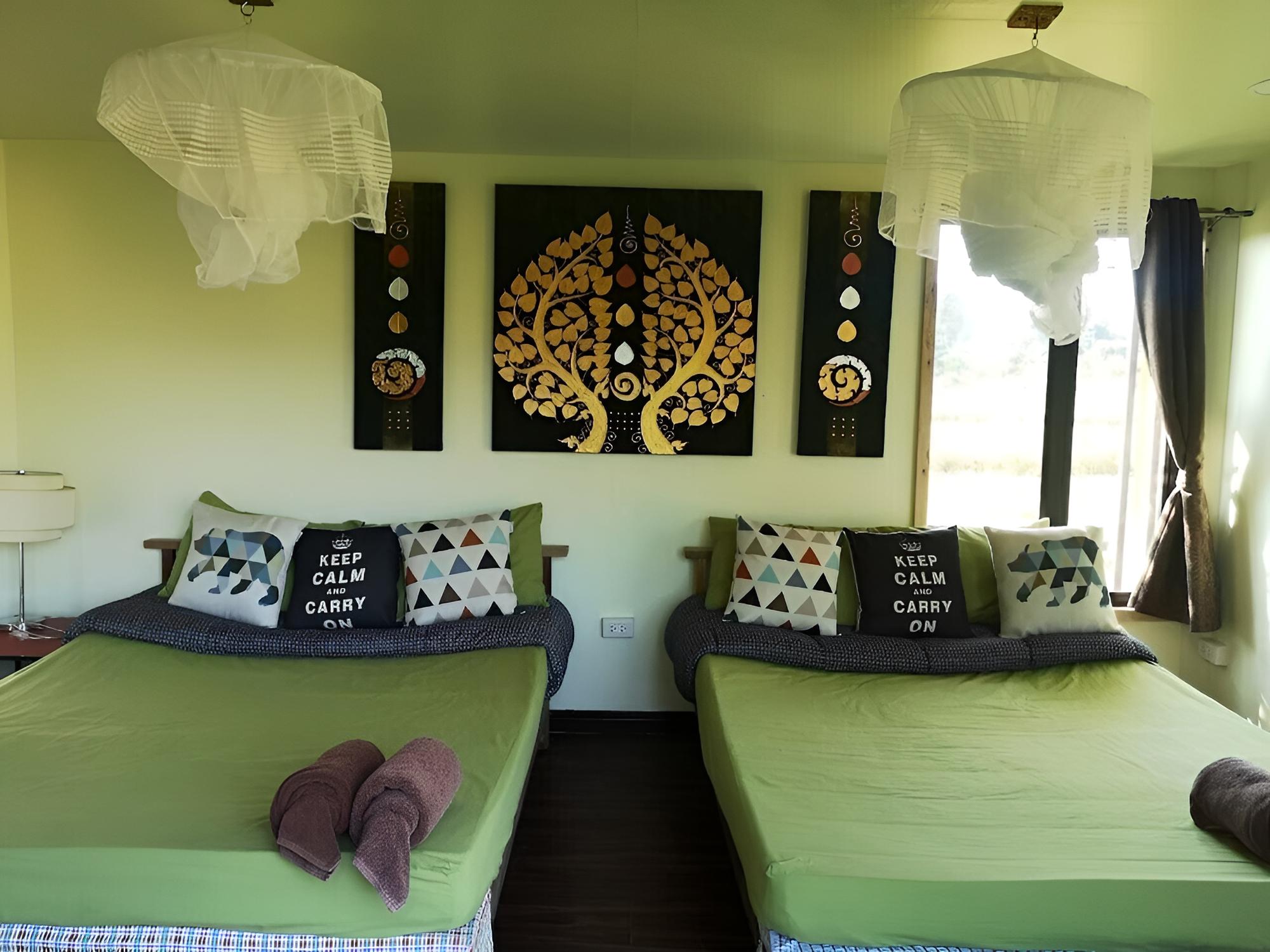Family Villa, 2 Queen Beds, Non Smoking, Mountain View photo 2