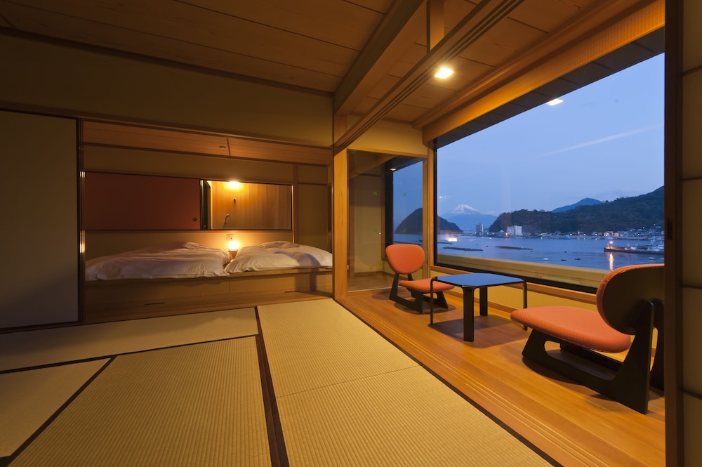 Japanese Western Style Room with Open-air Bath, Ocean View photo 2