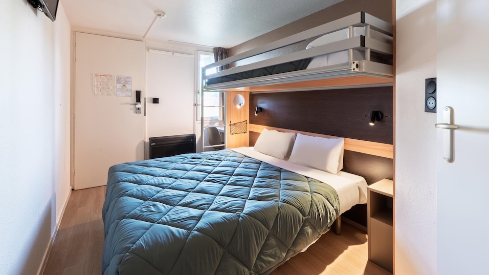 Standard Room, Multiple Beds photo 2