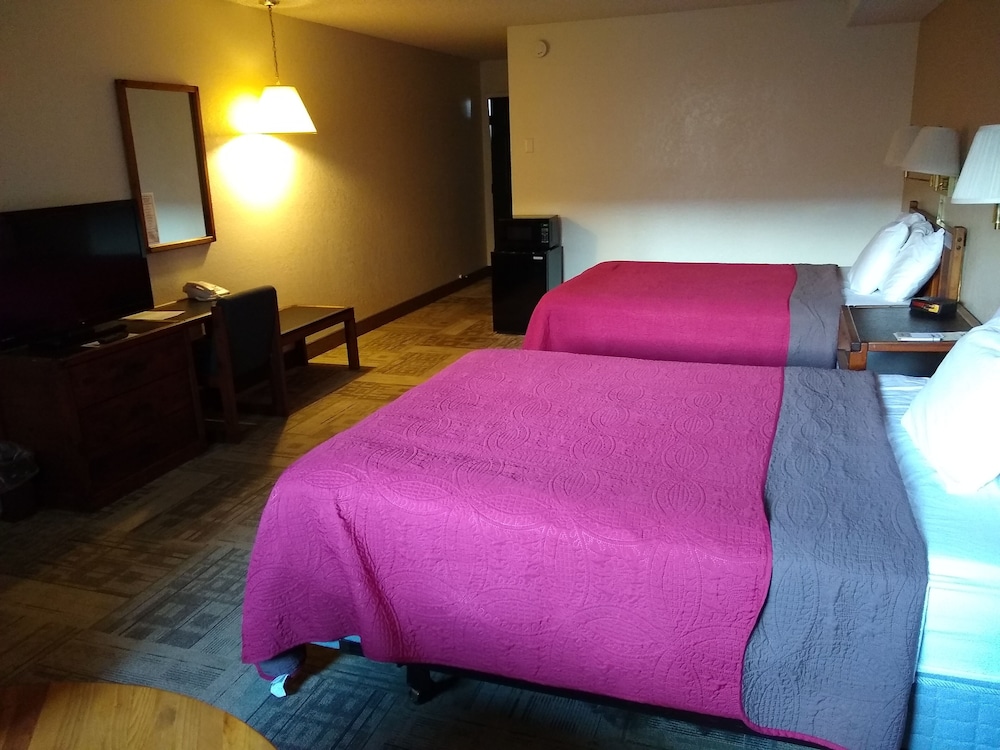 Standard Room, 1 Bedroom, Non Smoking, Private Bathroom (Deluxe Double Queen) photo 1