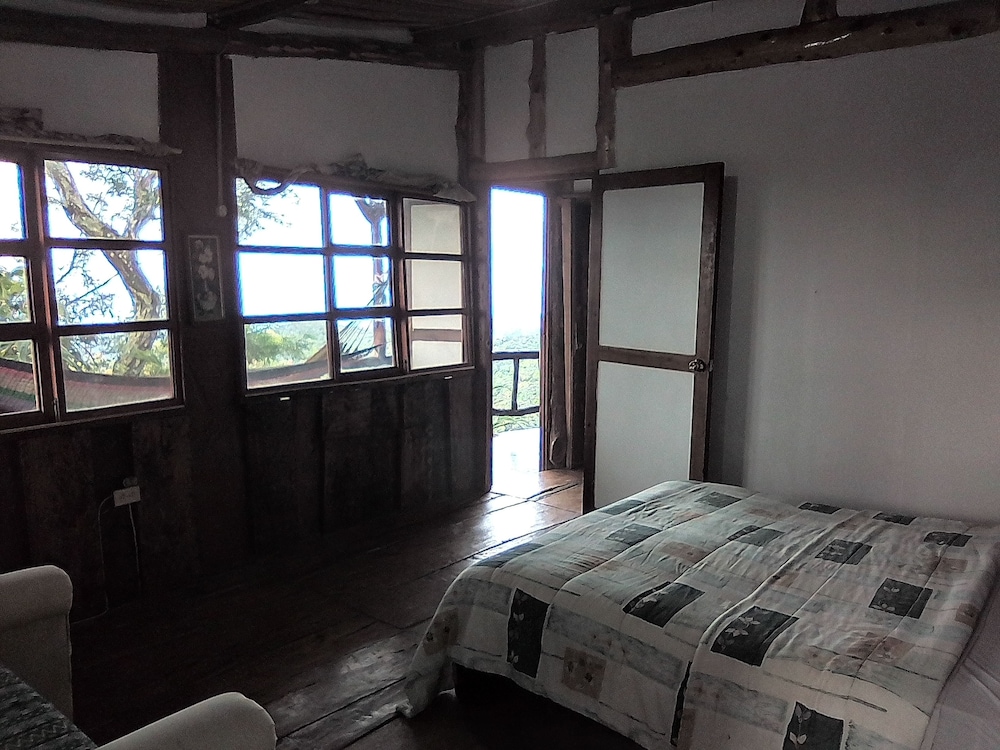 Family Cabin, 5 Bedrooms, Balcony, Mountain View photo 2