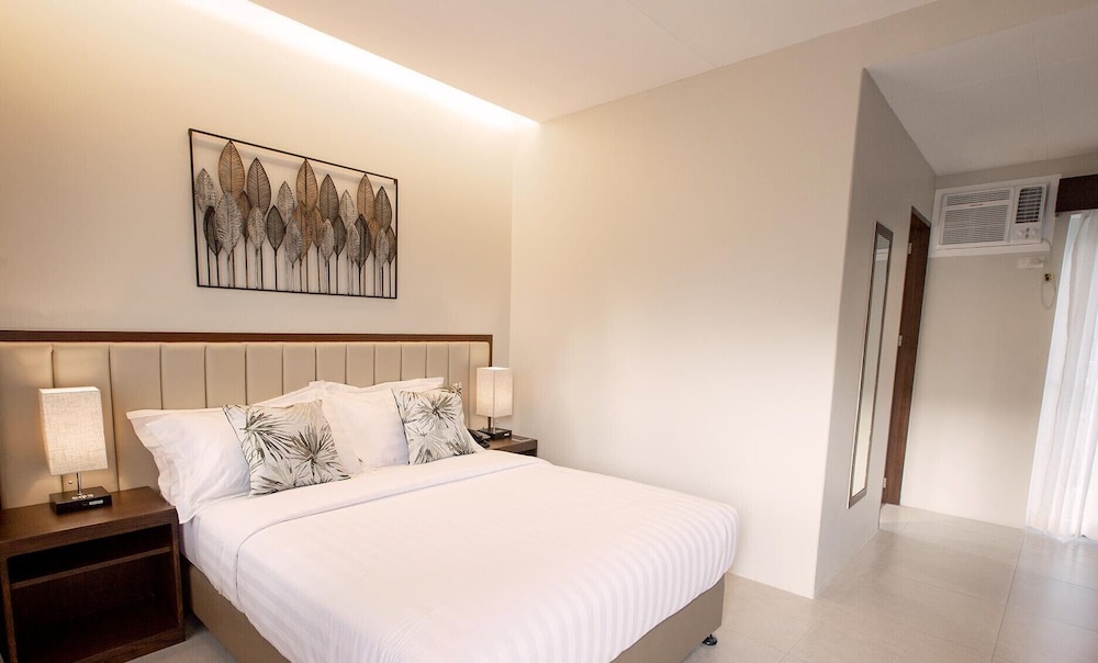 Deluxe Suite - Photo 1