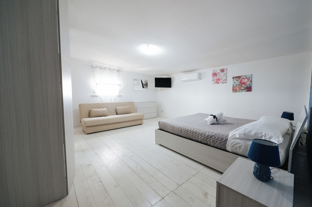 Deluxe Apartment photo 2