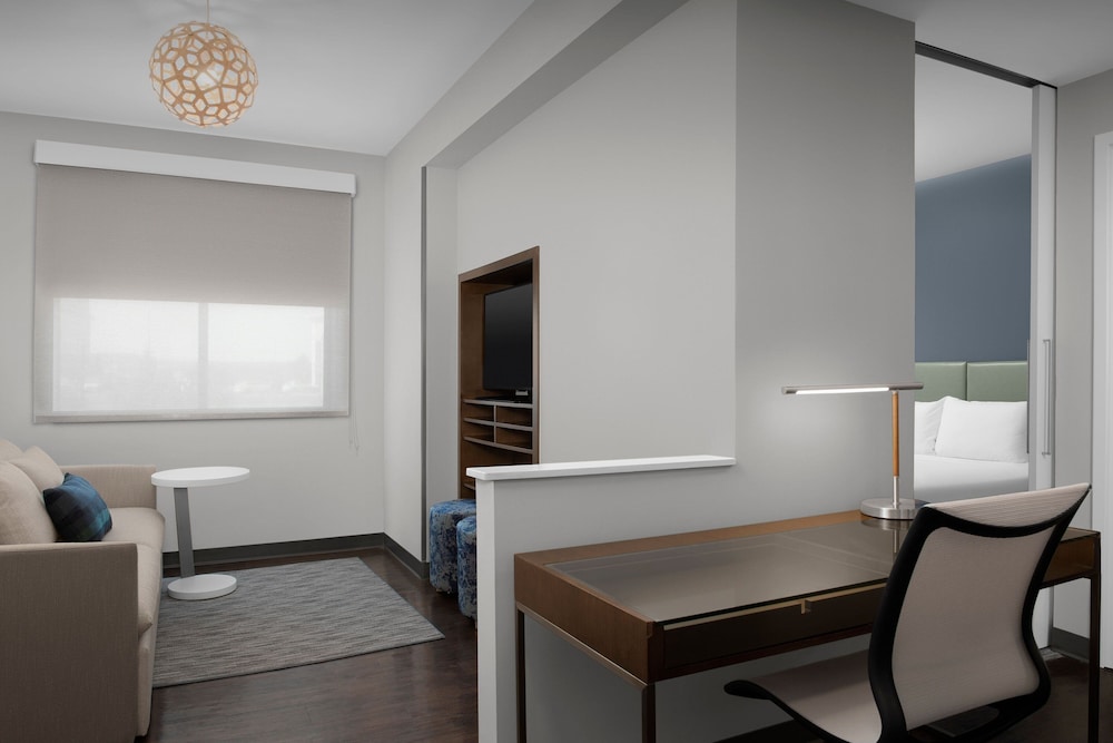 Suite, 1 Bedroom photo 2
