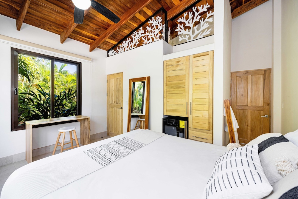 Double Room, 1 Queen Bed