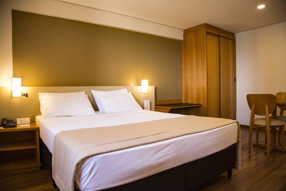 Premium Double Room - Photo 13