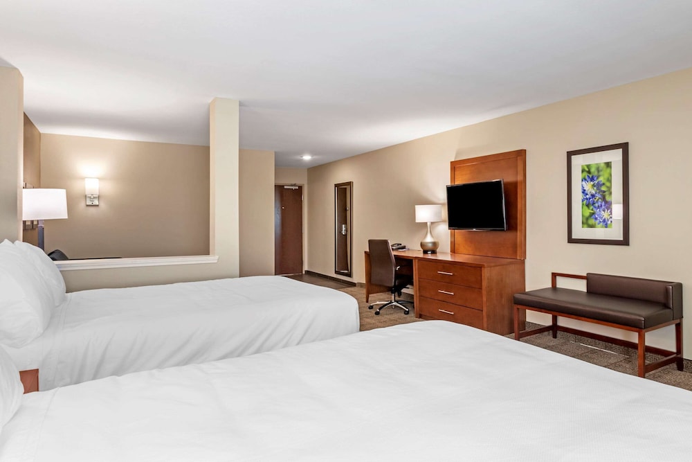 Suite, Multiple Beds, Non Smoking - Photo 3