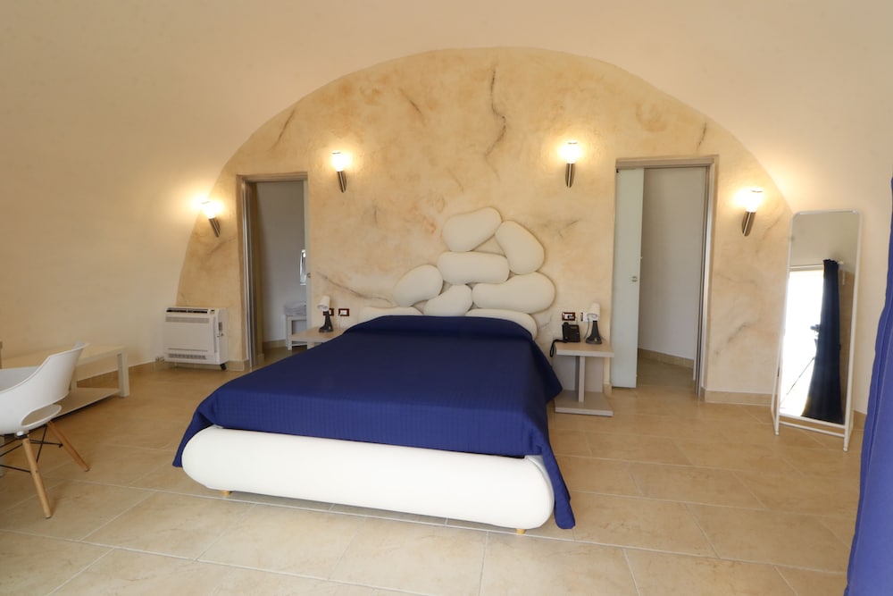 Superior Room, 1 Double Bed, Non Smoking, Sea View photo 1