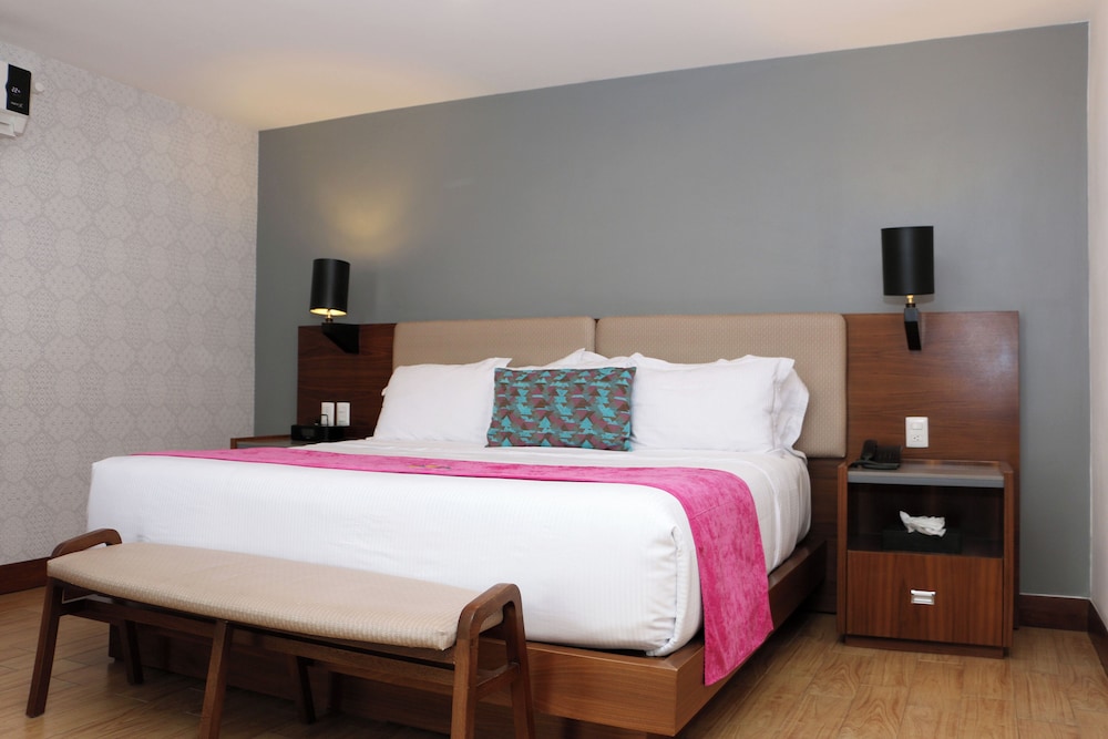 Deluxe Suite, 1 King Bed with Sofa bed (Master Suite)