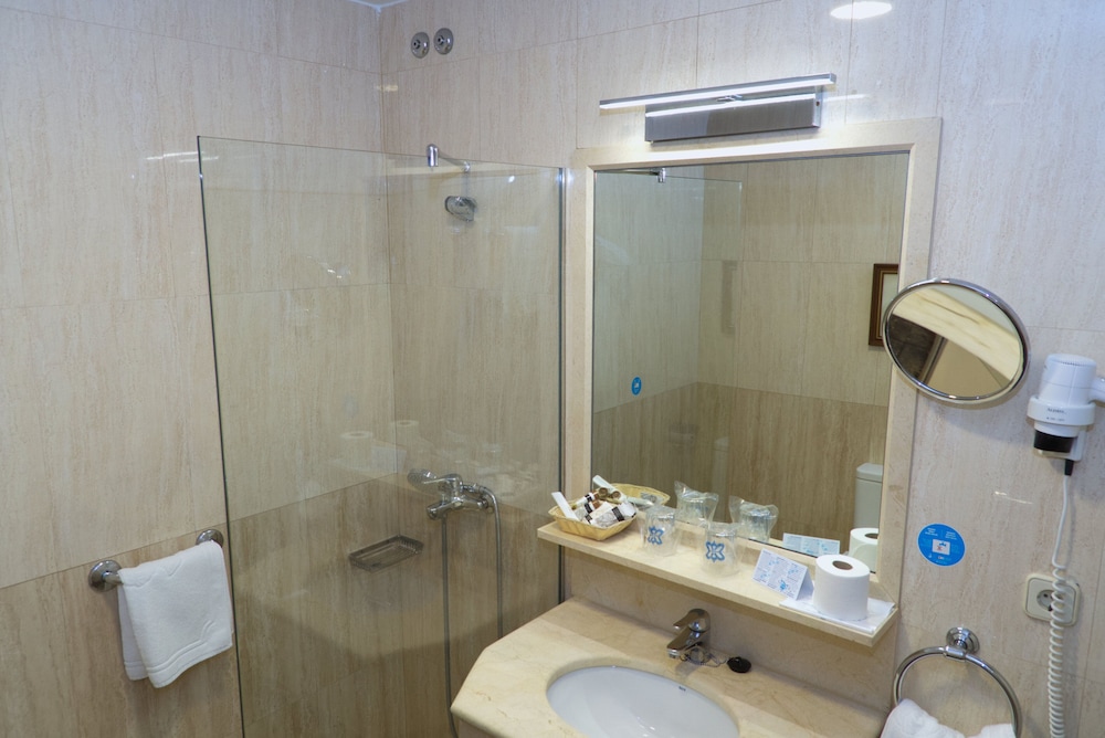 Triple Room - Photo 8