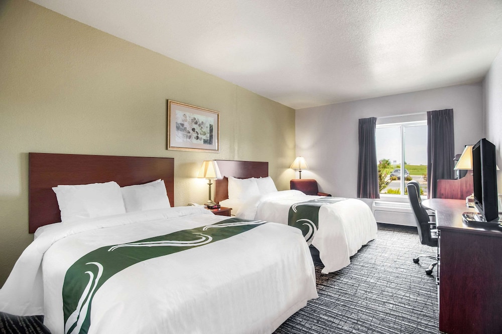Standard Room, 2 Queen Beds, Non Smoking - Photo 10