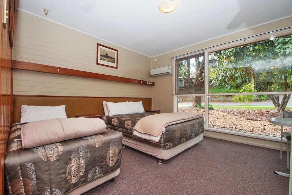 Economy Room photo 3