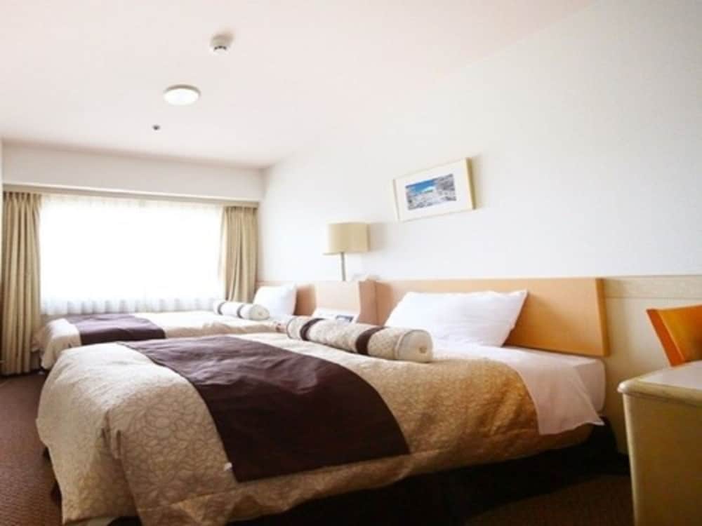 Economy Twin Room, Mt.Fuji View, Smoking photo 2