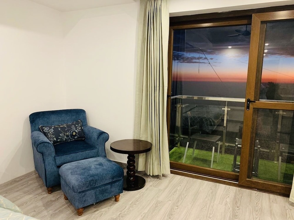 Executive Room - Photo 5
