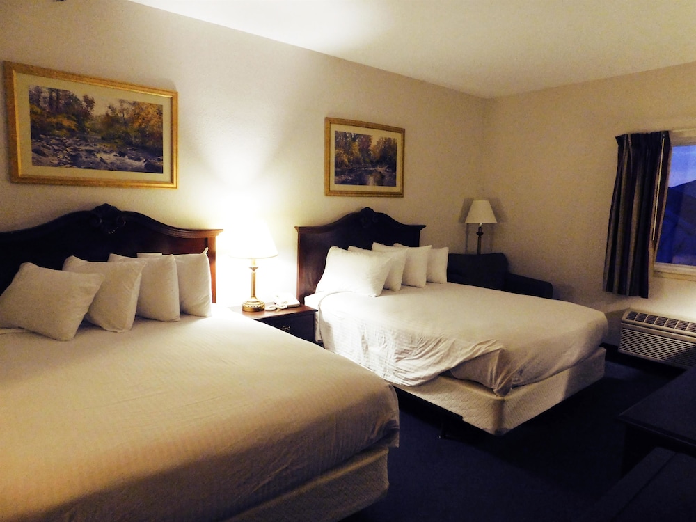 Room, 2 Queen Beds, Non Smoking photo 2