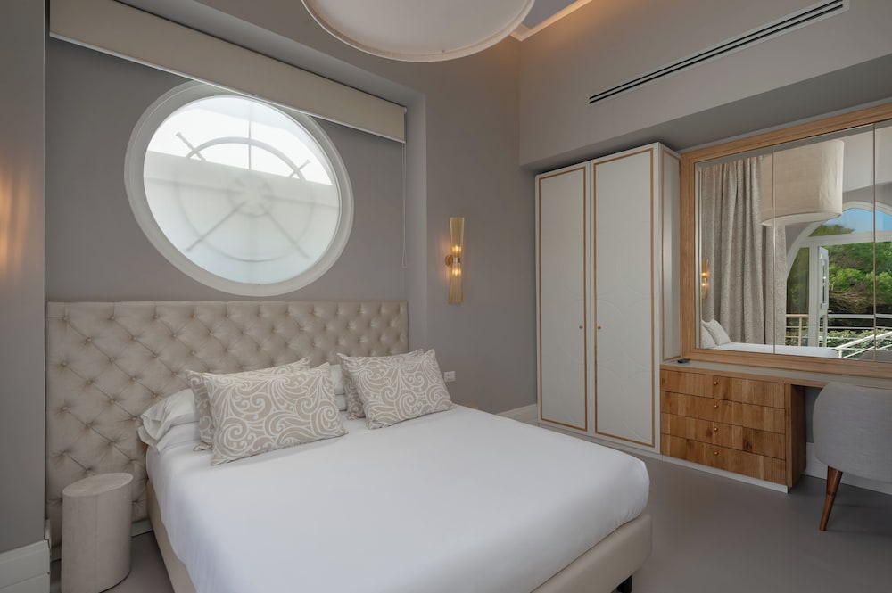 Deluxe Double Room, 1 Double Bed, Annex Building - Photo 1