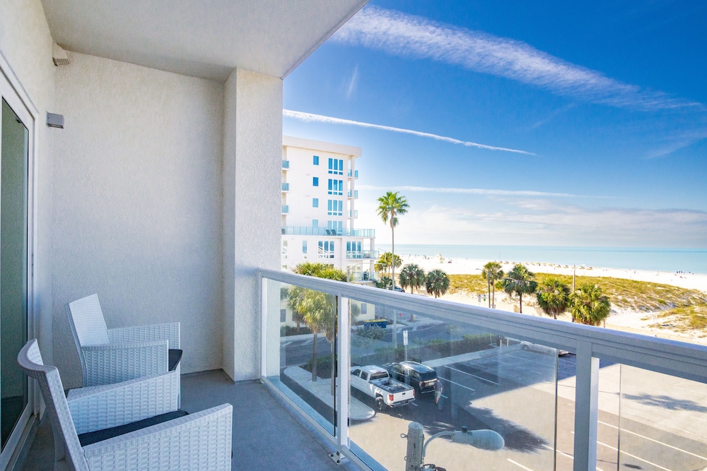 Standard Suite, 2 Bedrooms, Ocean View photo 2