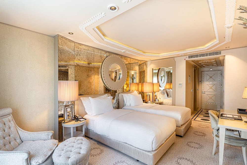 Deluxe Room, 2 Twin Beds, Marina View photo 2