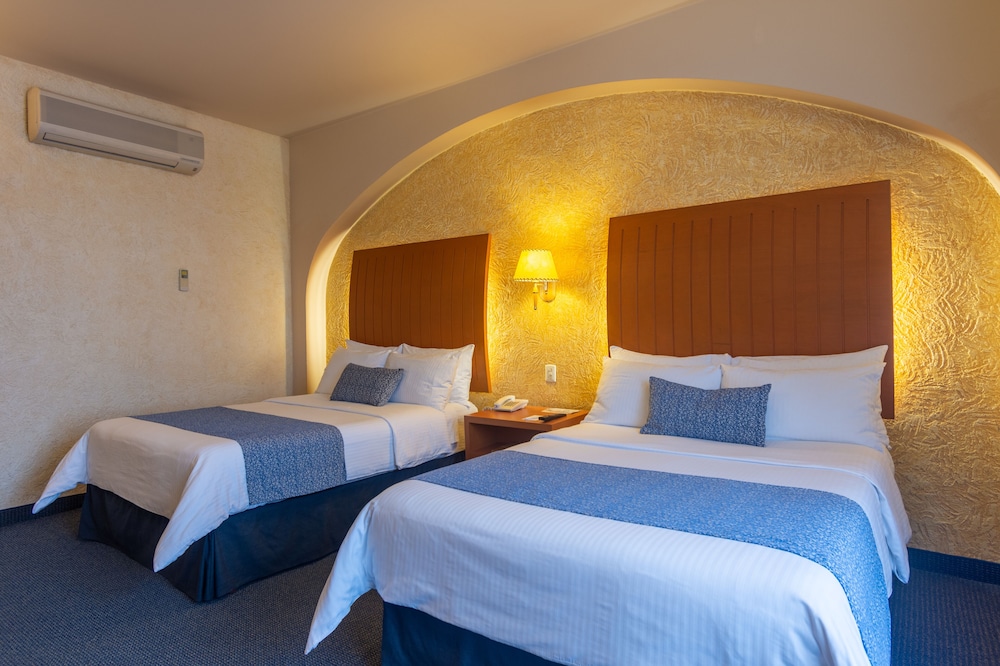 Traditional Room, 2 Double Beds photo 3