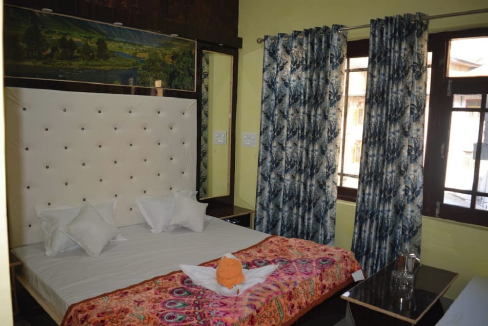 Deluxe Double Room - Photo 7