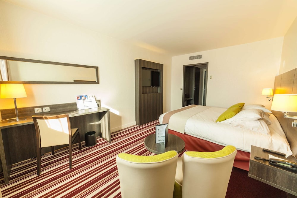 Standard Room, 1 King Bed - Photo 1
