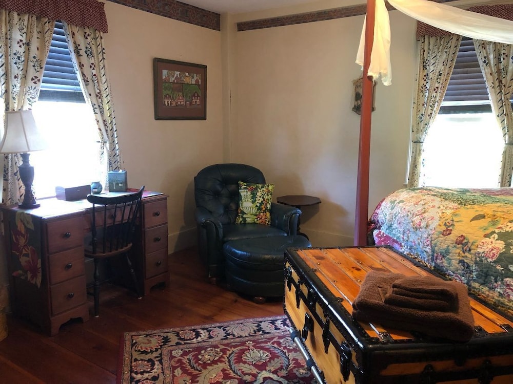 Charmingfare Room - Private Bath photo 3