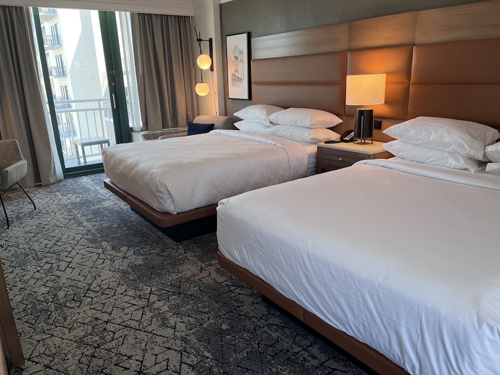 Room, 2 Queen Beds, Balcony, Partial Ocean View - Photo 13