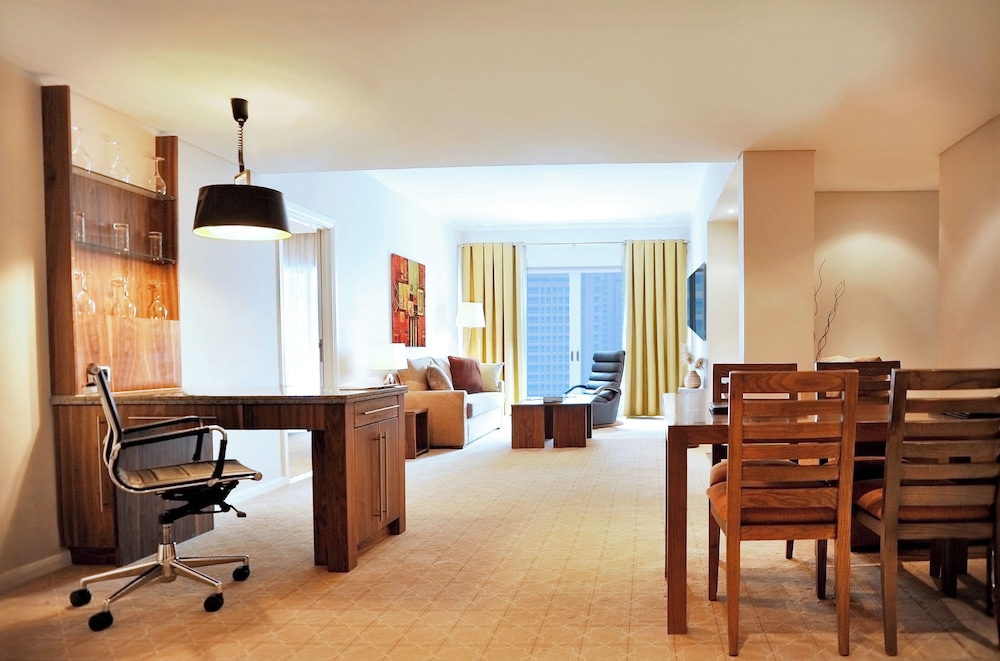 Suite, 3 Bedrooms, Kitchen thumbnail 5