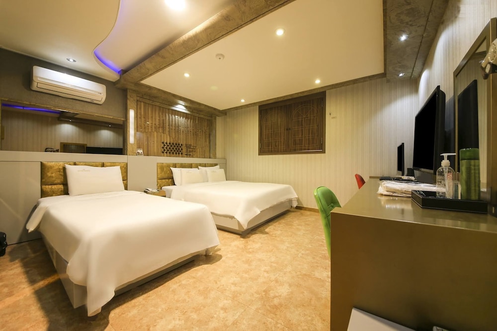 Business Twin Room
