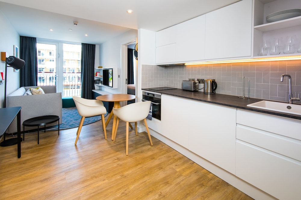 Suite, 1 Bedroom, Kitchen (East Dock View)