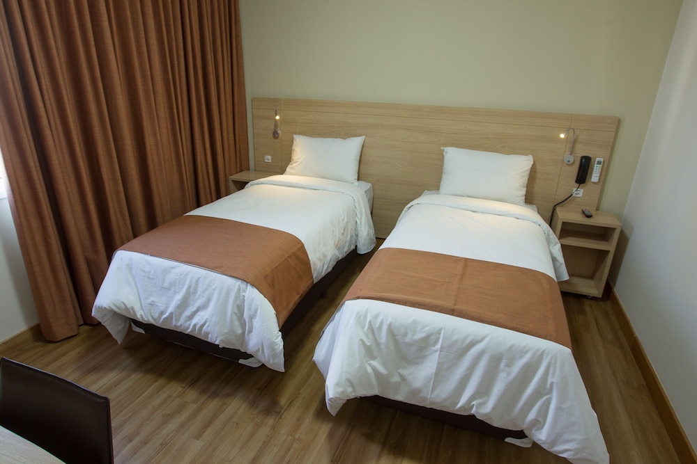 Twin Room, 2 Twin Beds photo 2