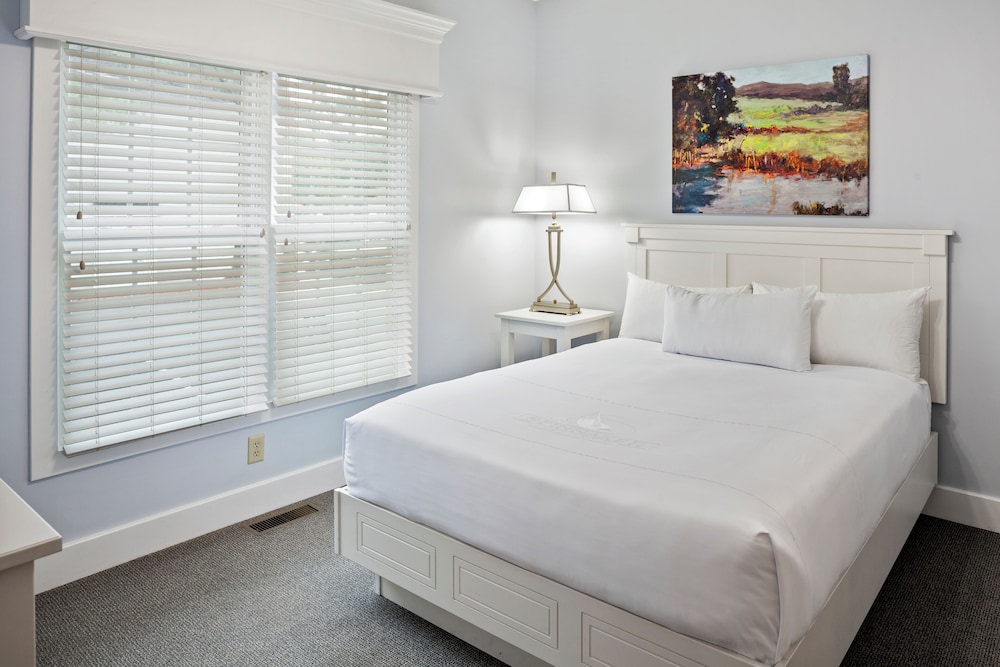 Deluxe Townhome 2 Bedroom photo 2