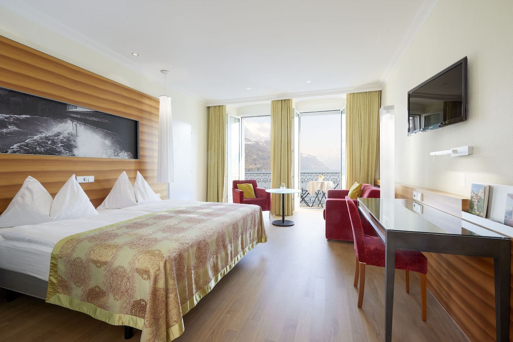Executive Double Room with lake view and balcony photo 2