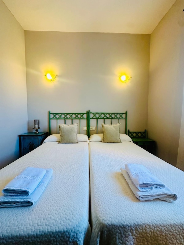 Classic Double or Twin Room, Mountain View