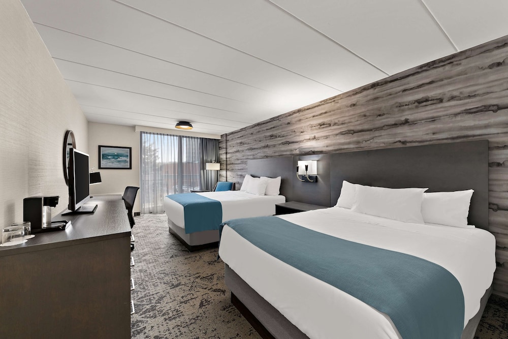 Standard Room, 2 Queen Beds, Accessible, Balcony - Photo 1