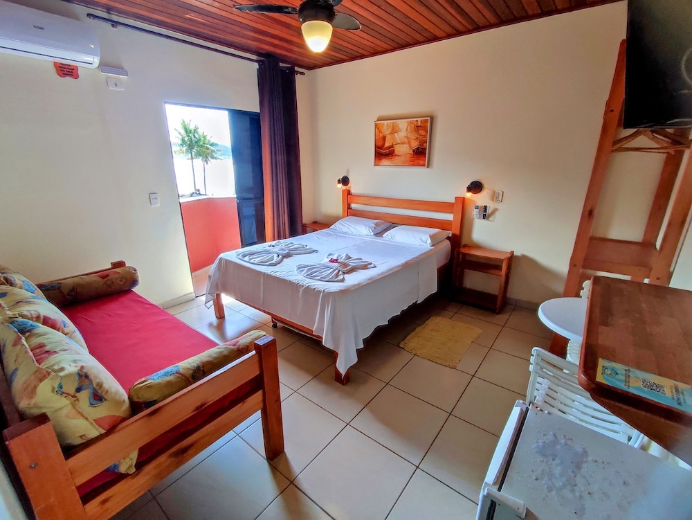 Superior Room, 1 Queen Bed, Partial Sea View photo 1