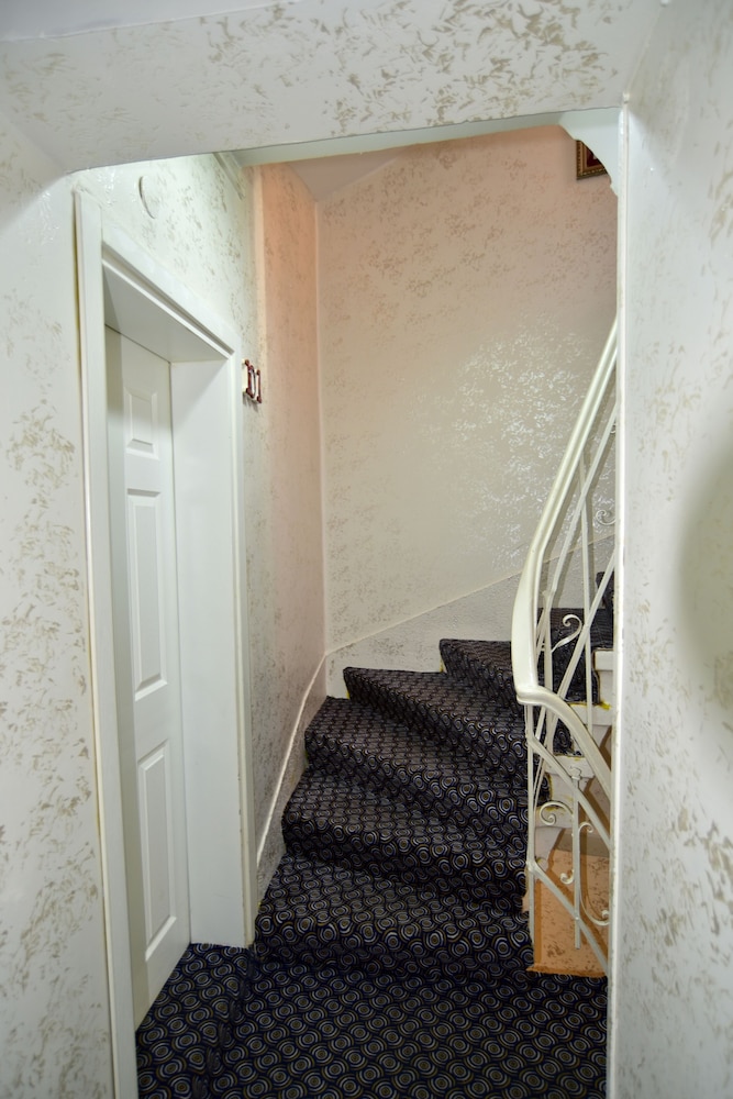 Family Room, Non Smoking, City View photo 2