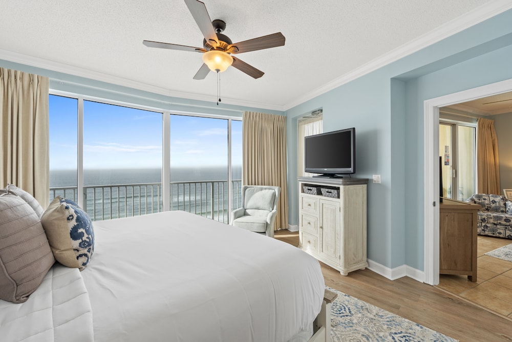 Condo, 2 Bedrooms, Balcony, Ocean View (1403)