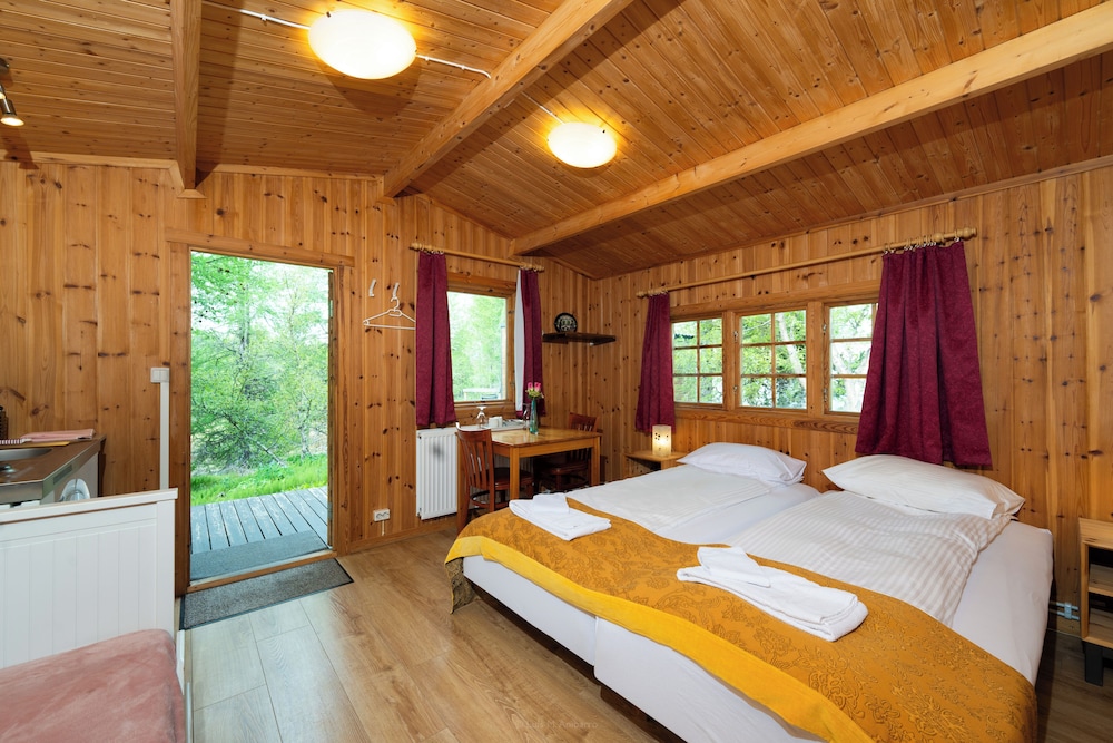 Economy Cabin photo 2