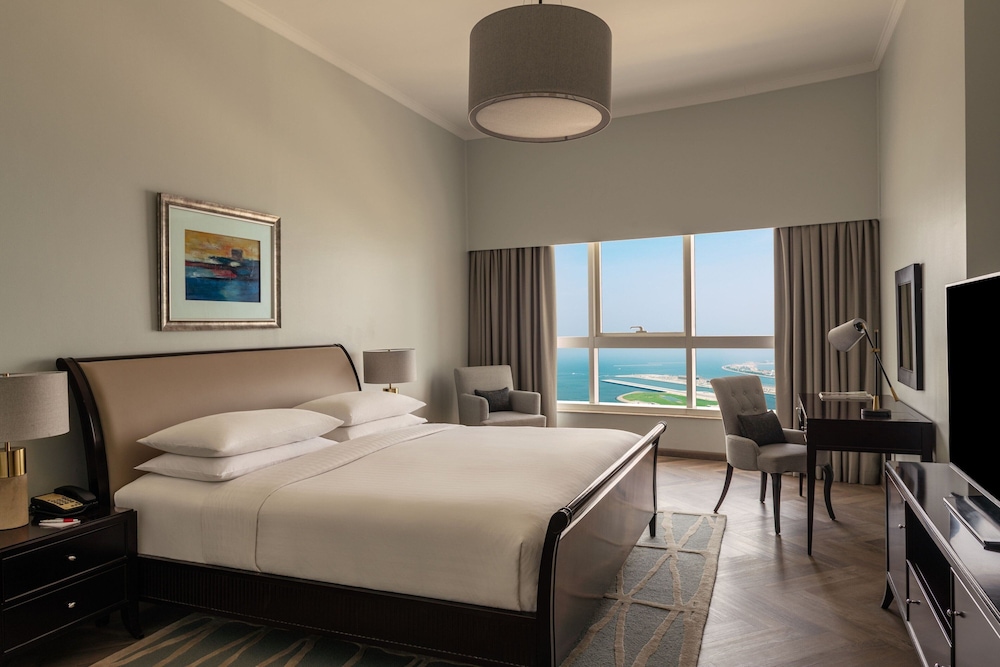Suite, 2 Bedrooms, Smoking, City View