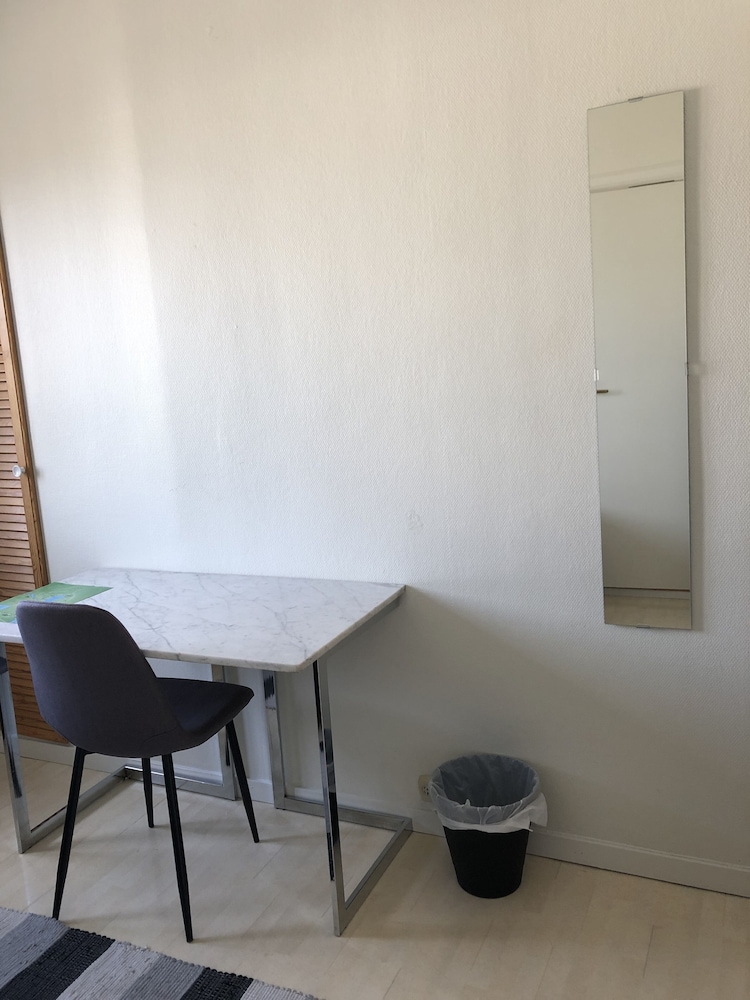 Single Room, Private Bathroom photo 2
