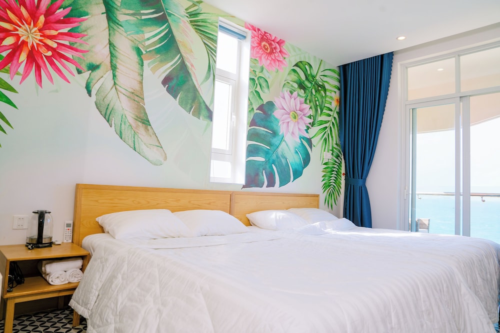 Deluxe Twin Room, Balcony, Sea View photo 2