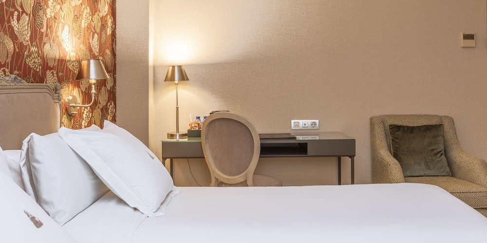 Double or Twin Room - Photo 2