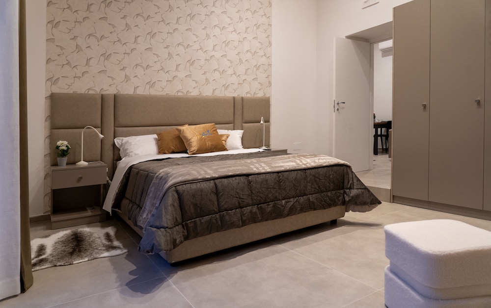 Deluxe Suite, Balcony, City View