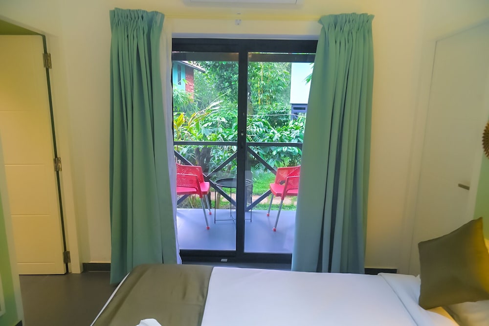 Deluxe Room - Photo 2