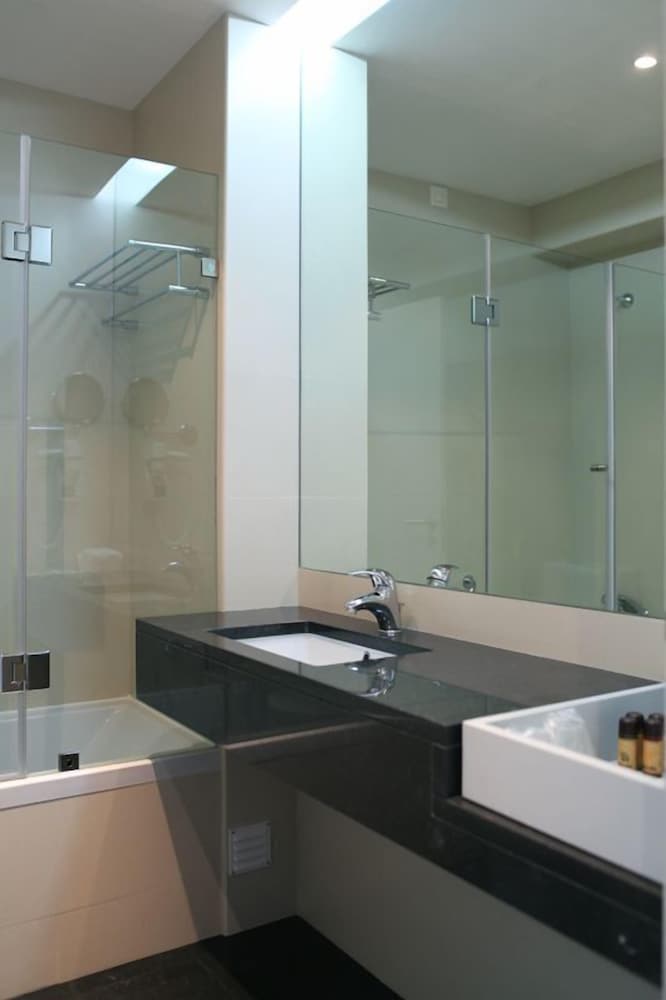Double Room - Photo 9