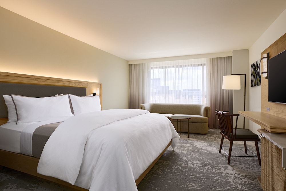 Traditional Room, 1 King Bed with Sofa bed