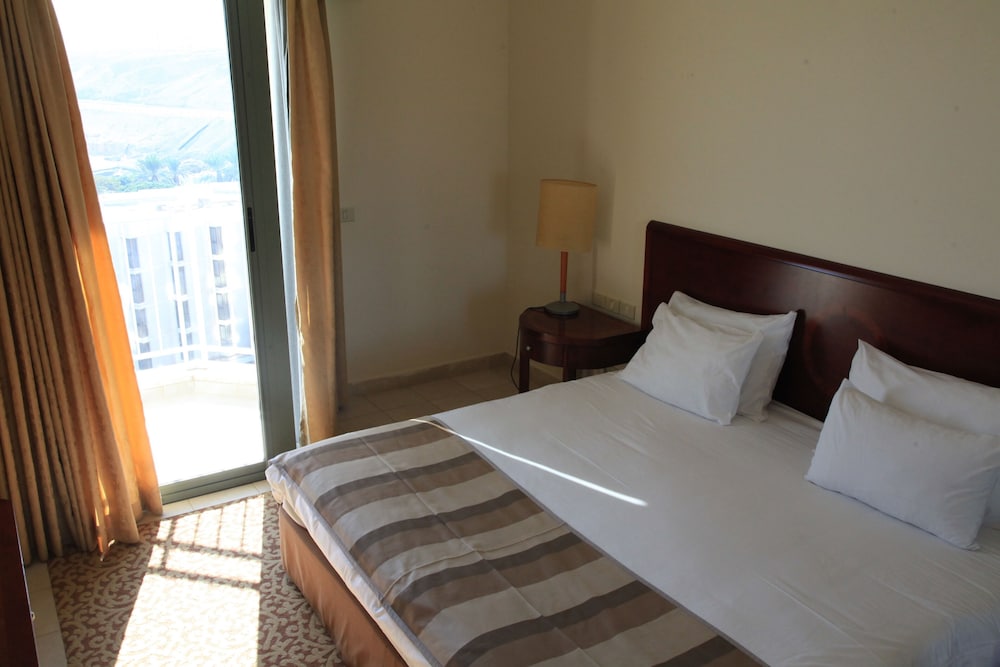 Deluxe Room, Sea View - Photo 11