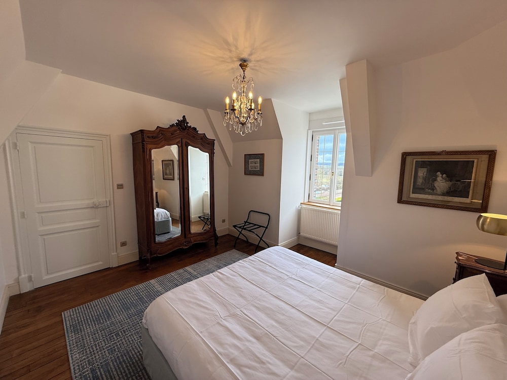 Deluxe Suite, City View photo 3