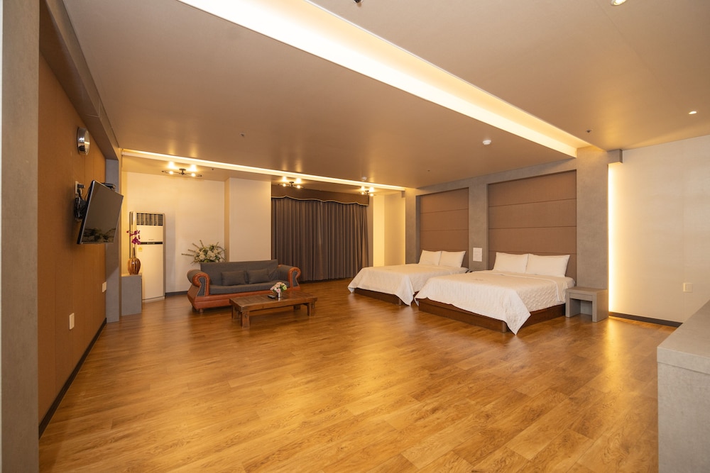 Super Suite